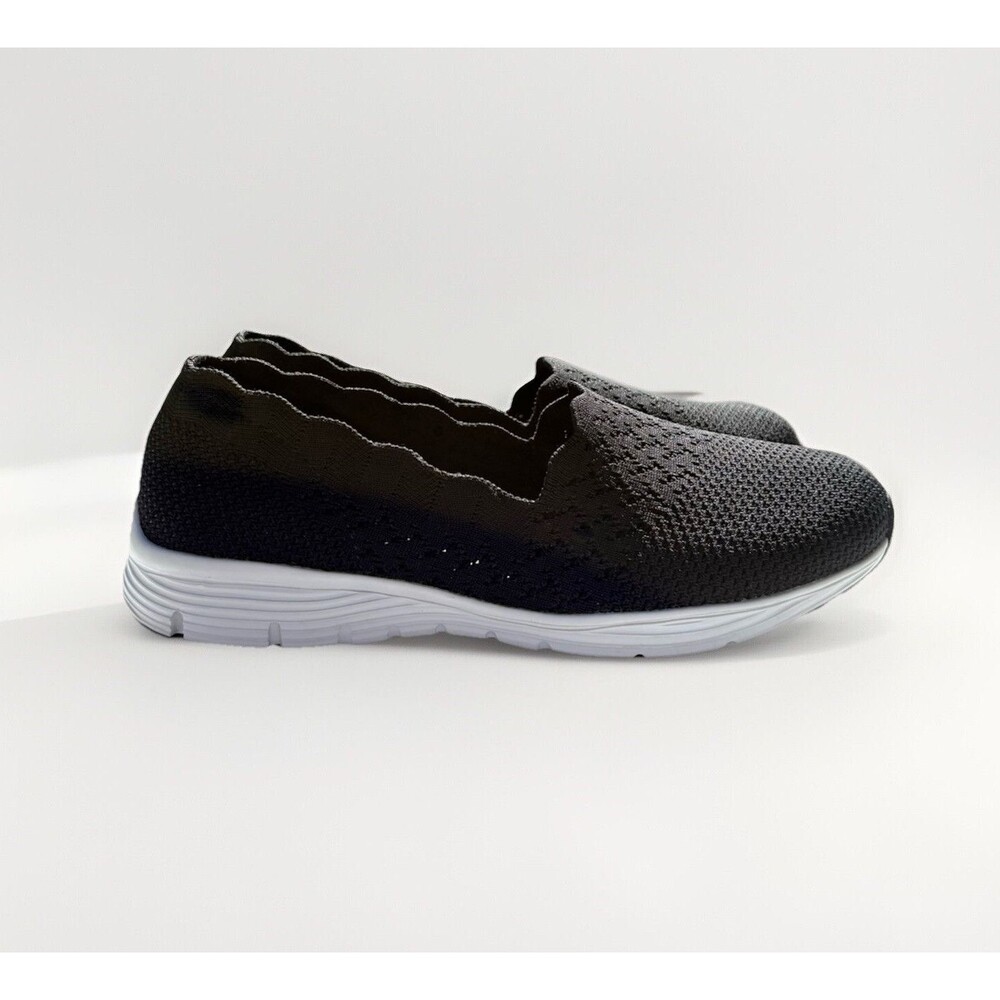 Skechers Classic Fit Womens Size 7 Black Knit Slip On Memory Foam Pre-Owned